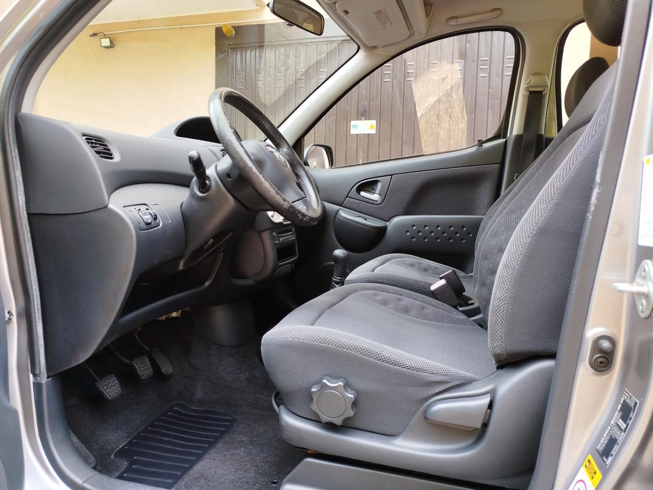 Toyota Yaris Verso 1.3 BENZINA 85cv / 79.000km
