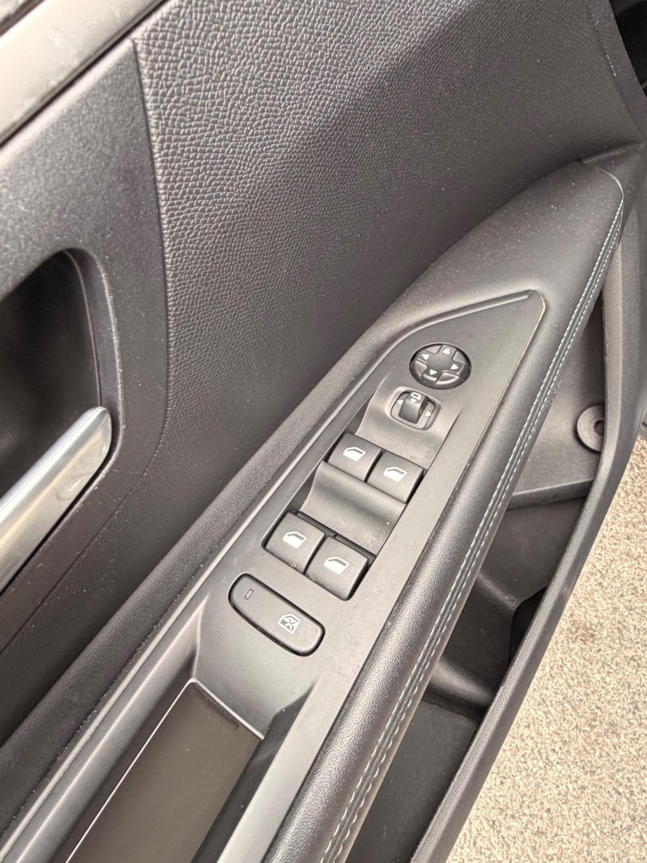 Peugeot 3008 BlueHDi 130 S&S Allure Pack