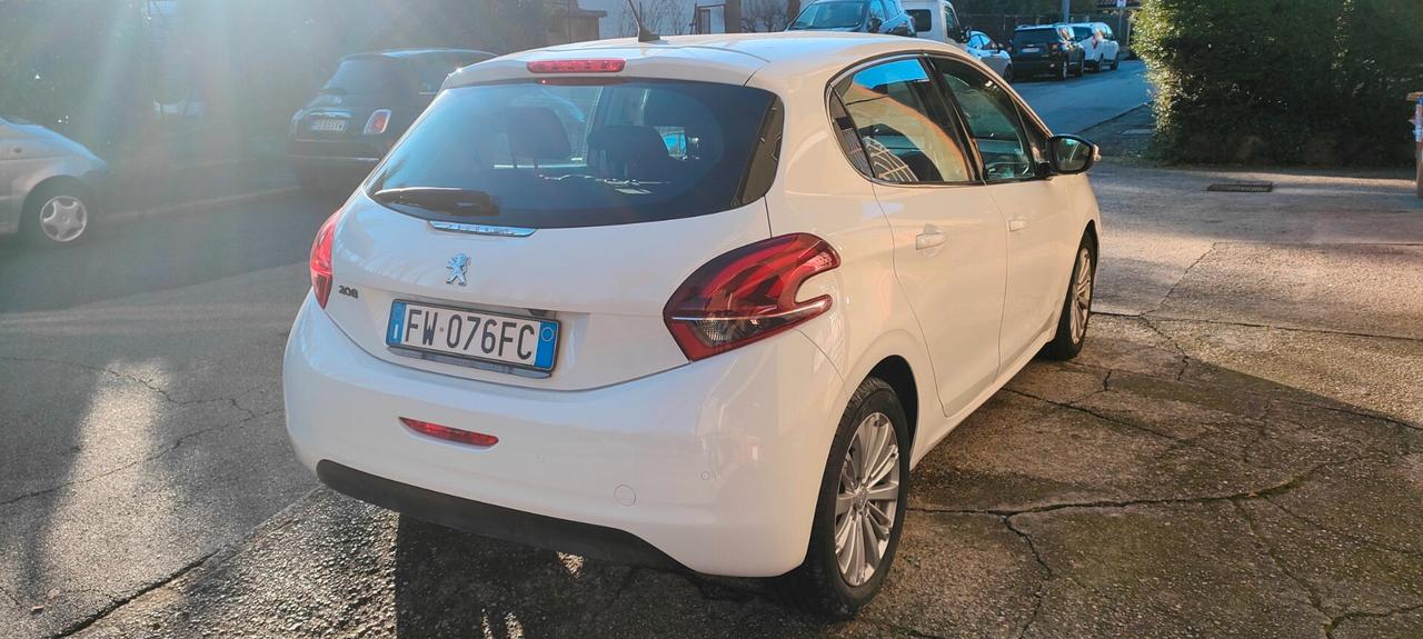 Peugeot 208 BlueHDi 100 S&S 5 porte Allure