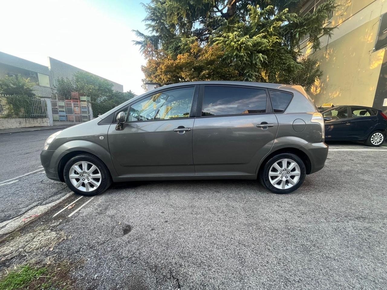 Toyota Corolla Verso 1.6 16V Sol gpl scade 2031