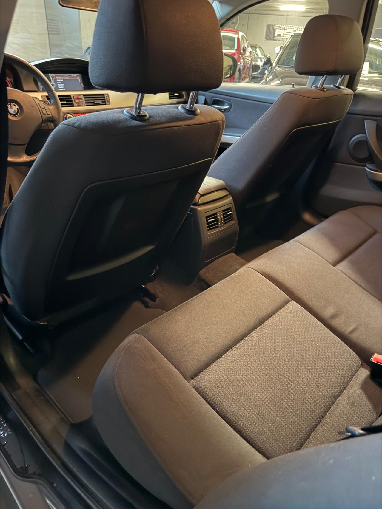 Bmw 318d TOURING ATTIVA KMCERT NAVIPRO