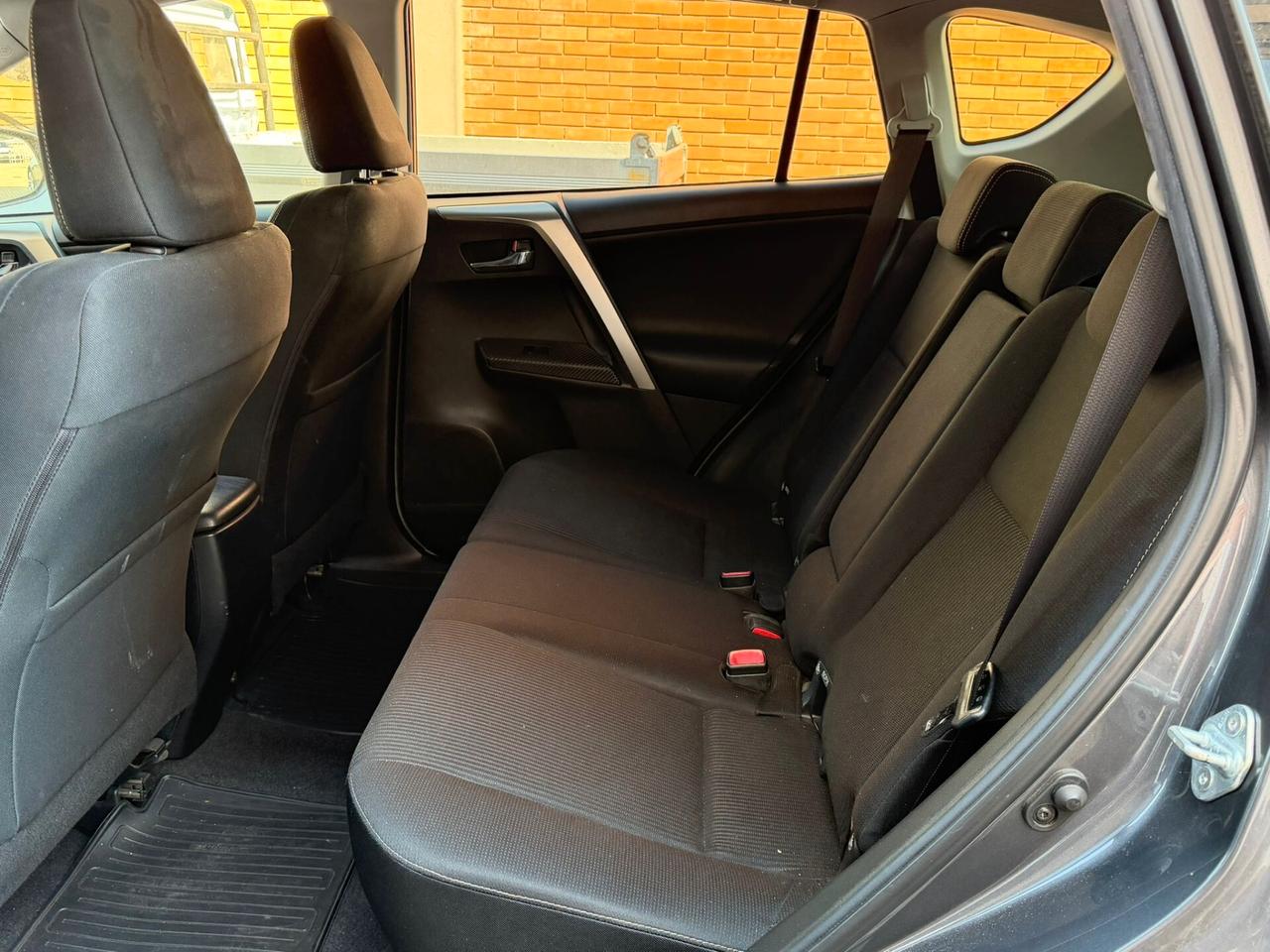 Toyota RAV 4 RAV4 2.0 D-4D 2WD Active