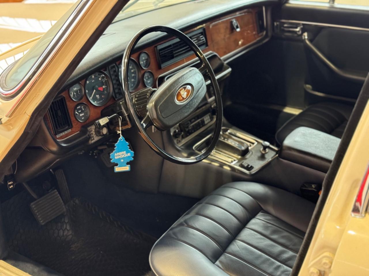 Jaguar XJ6 - 4.2 - TARGA ORO