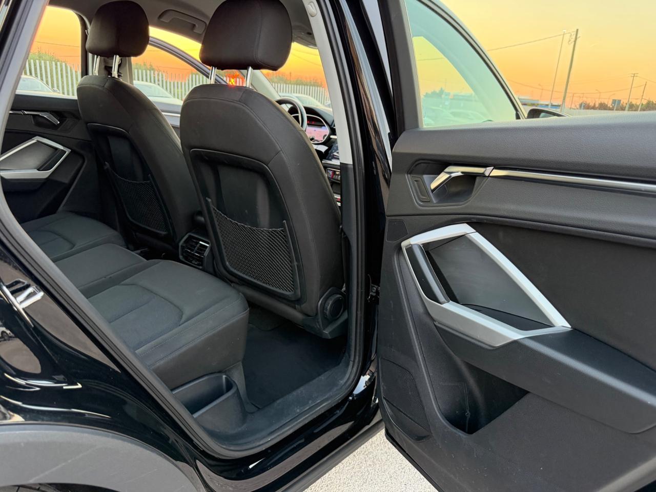 AUDI Q3 2.0 TDI 150CV STRONIC FULL LED MATRIX MY19