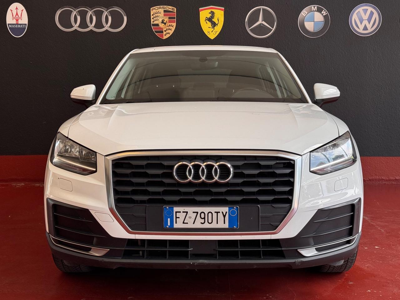 Audi Q2 30 TDI S tronic Identity Black