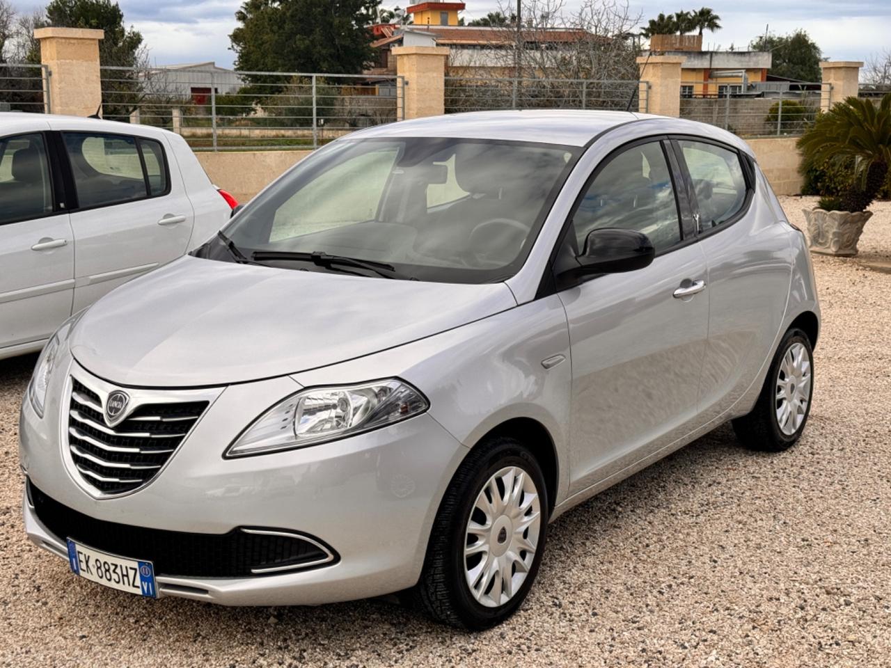 Lancia Ypsilon 0.9 TwinAir 85 CV 5 porte S&S Gold