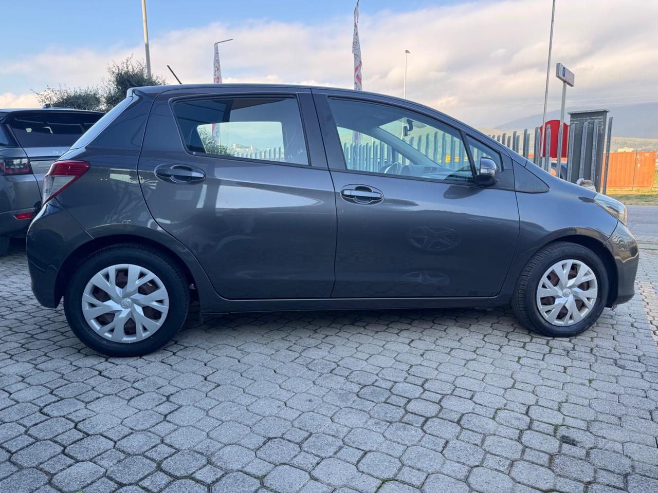 Toyota Yaris 1.0 5 porte Lounge