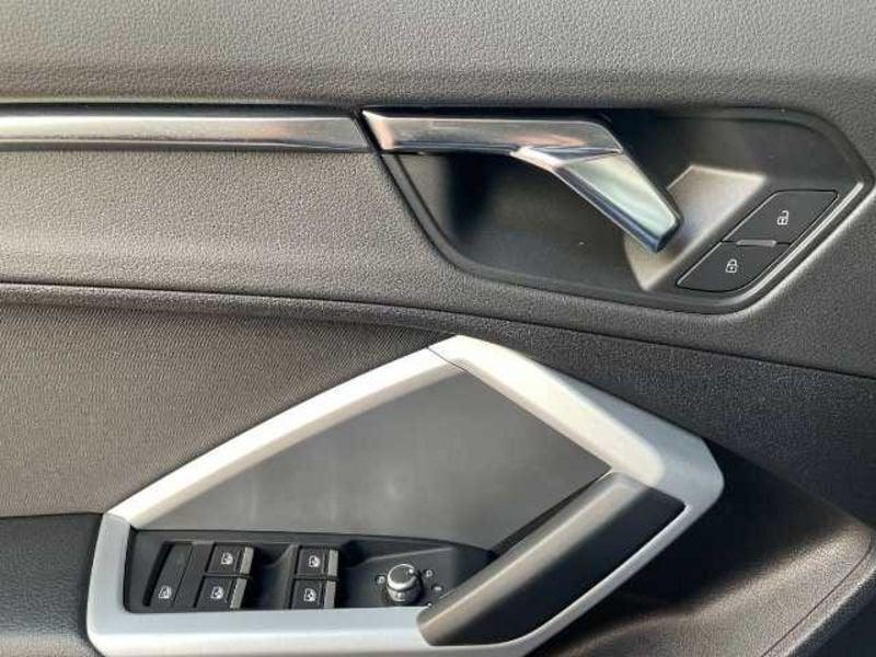 Audi Q3 II 2018 35 2.0 tdi Business s-tronic