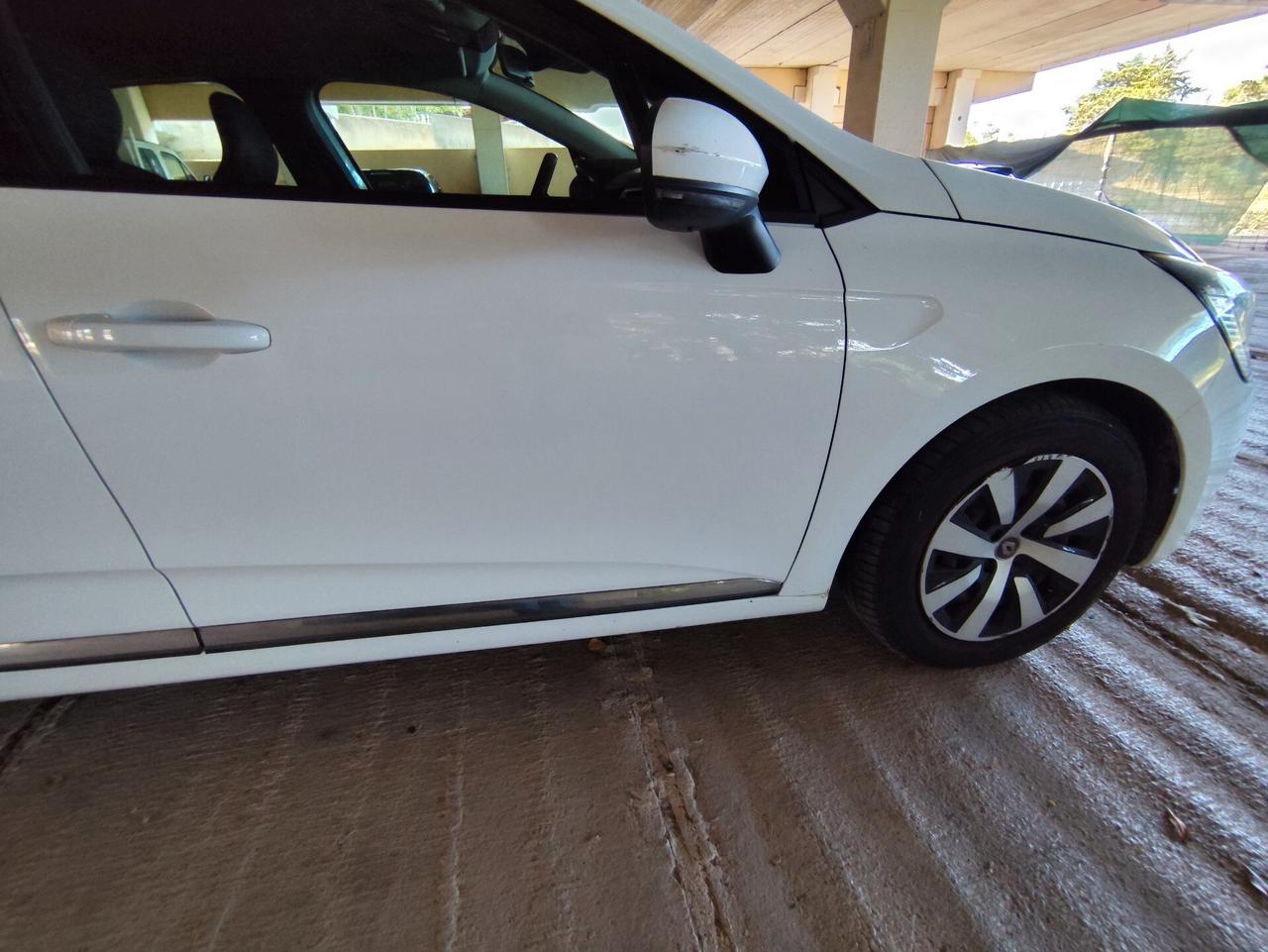 Renault Clio Full Hybrid E-Tech 140 CV 5 porte Initiale Paris