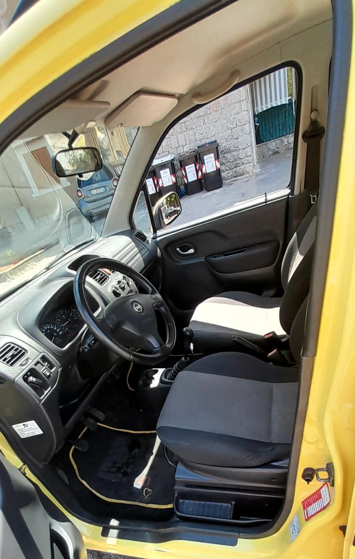 Opel Agila 1.0 12V Club