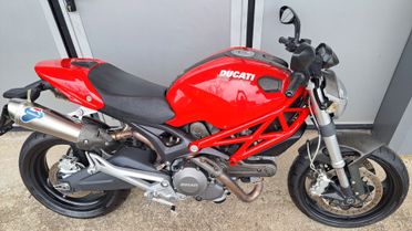 Ducati monster 696