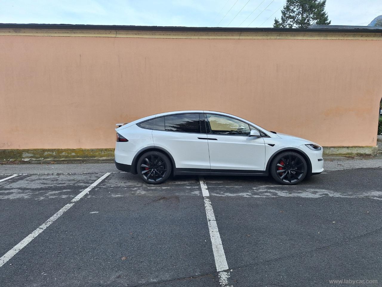 TESLA Model X All-Wheel Drive 4X4 YOKE ALI GABBIANO