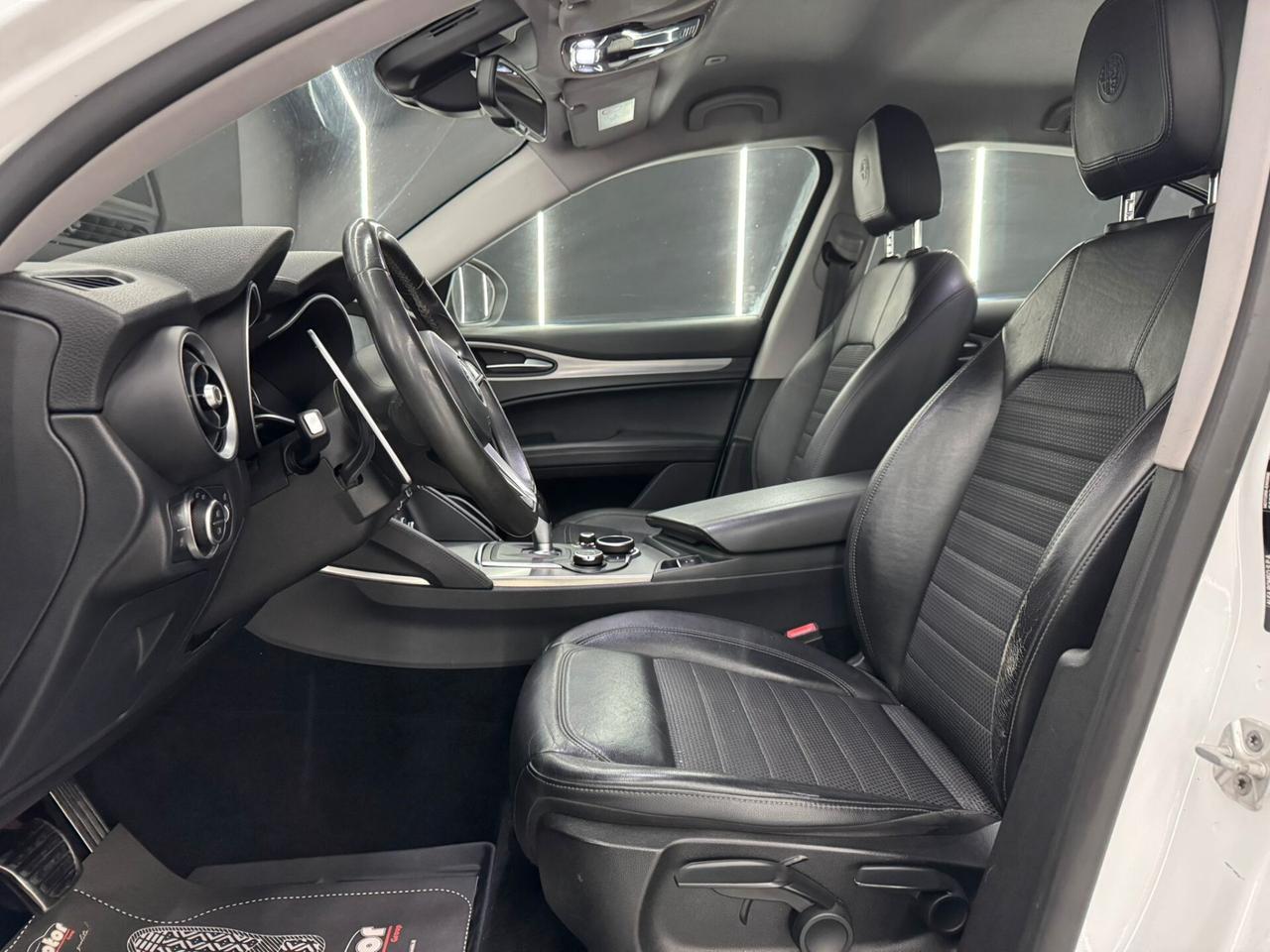 Alfa Romeo Stelvio 2.2 Turbodiesel 180 CV AT8 RWD Super