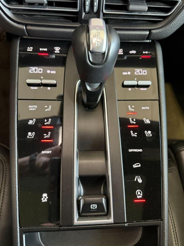 PORSCHE Macan 2.0 / TETTO PANORAMICO / CERCHI 20'' OFF ROAD
