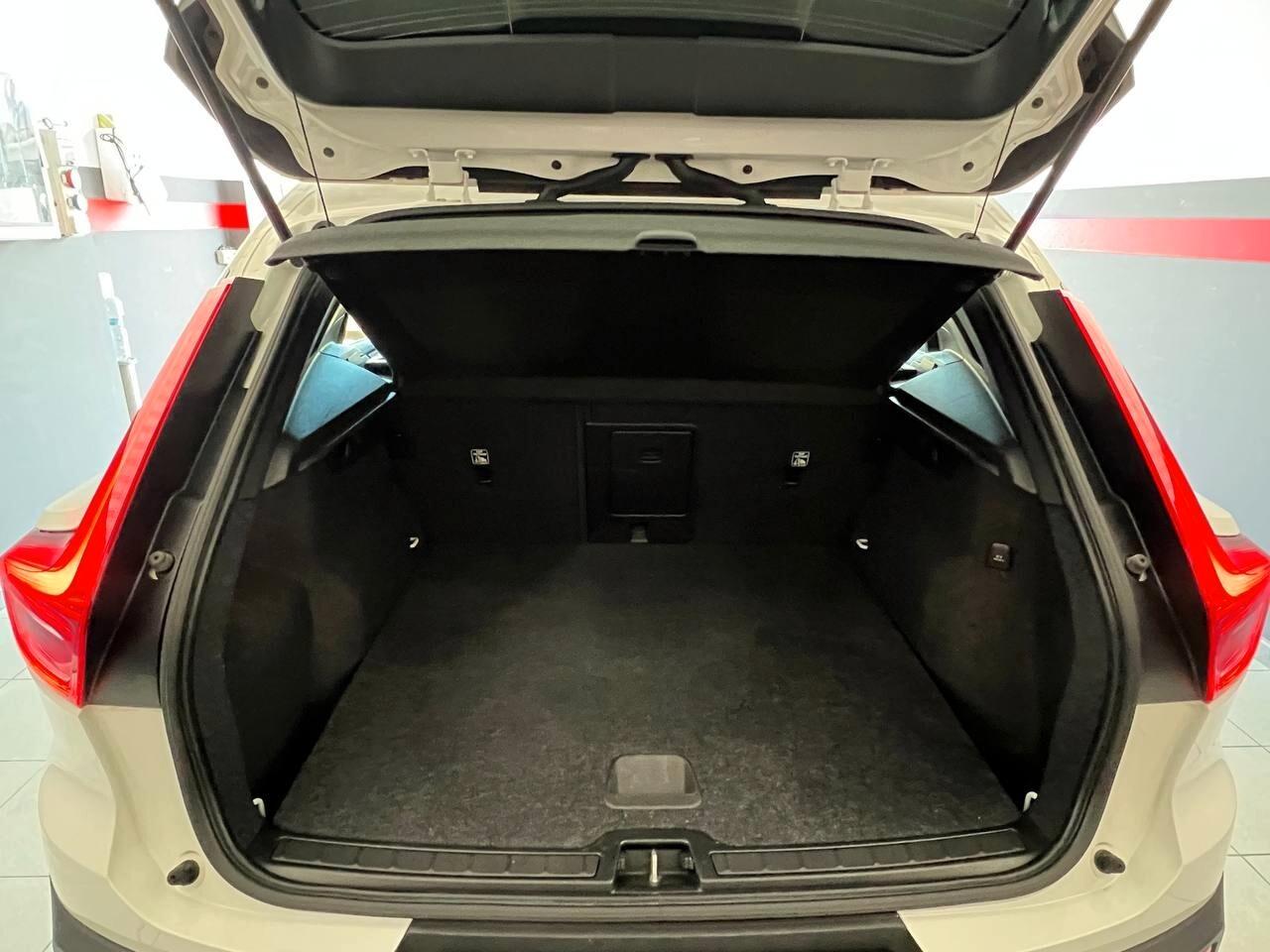 Volvo XC40 T2 Momentum Core