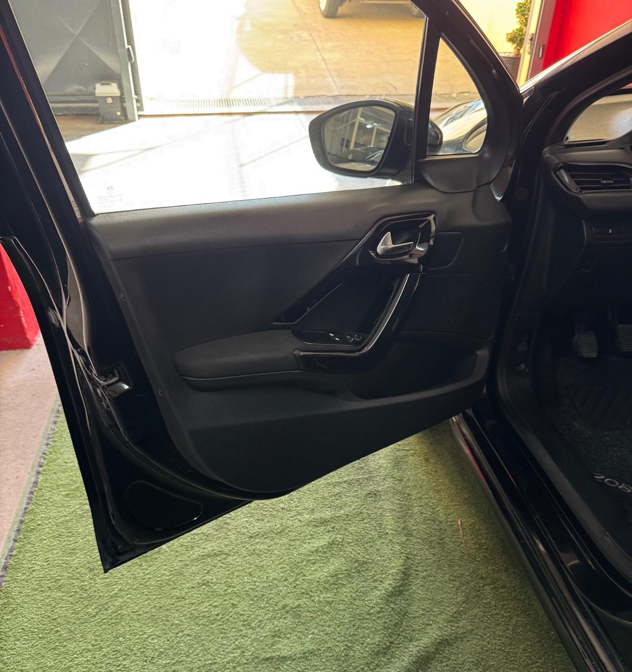 Peugeot 208 1.4 HDi 68 CV 5 porte Access