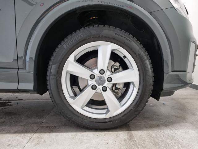 AUDI Q2 35 TFSI S tronic Identity Black