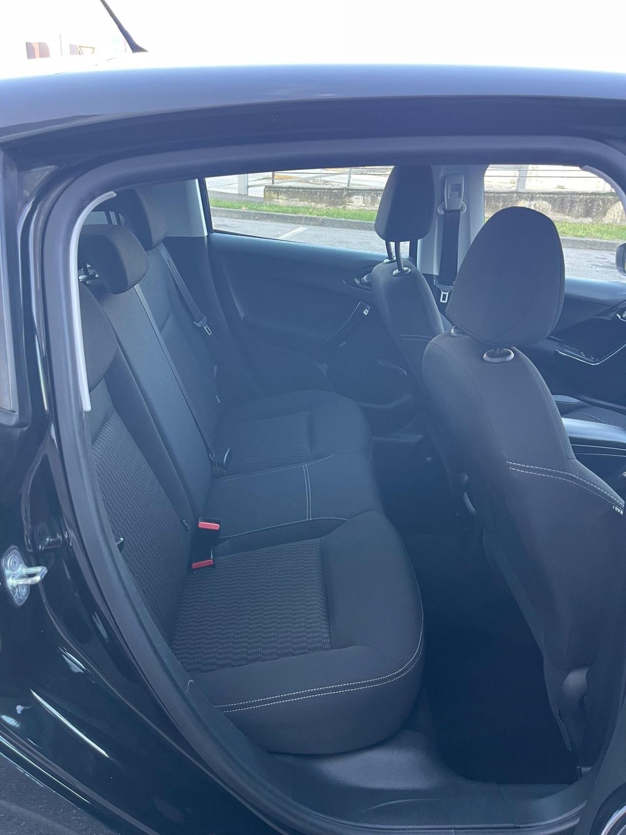 Peugeot 208 PureTech 82 5 porte Allure