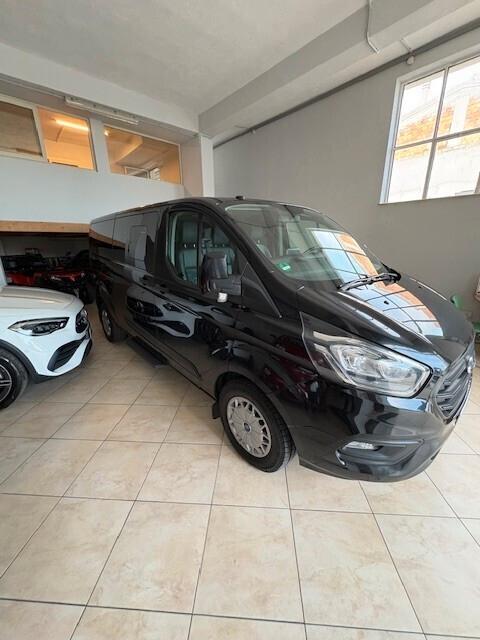 Ford Transit 9 posti noleggio giornaliero e lungo termine