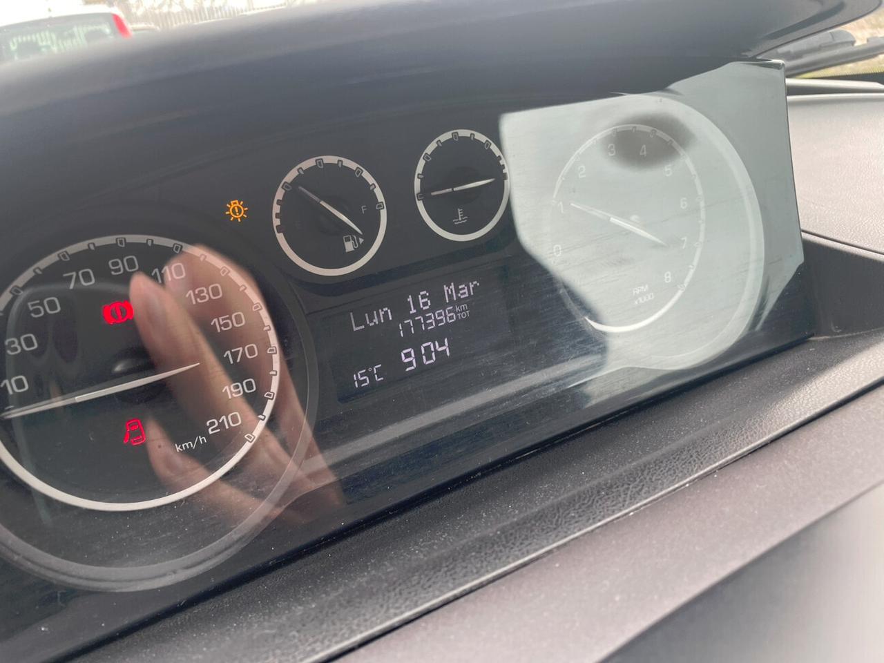 Lancia Ypsilon 1.2 Gold 69cv COMMERCIANTI