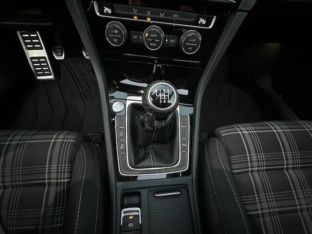Volkswagen Golf 7.5 GTD 2.0 TDI 184cv -TETTO-