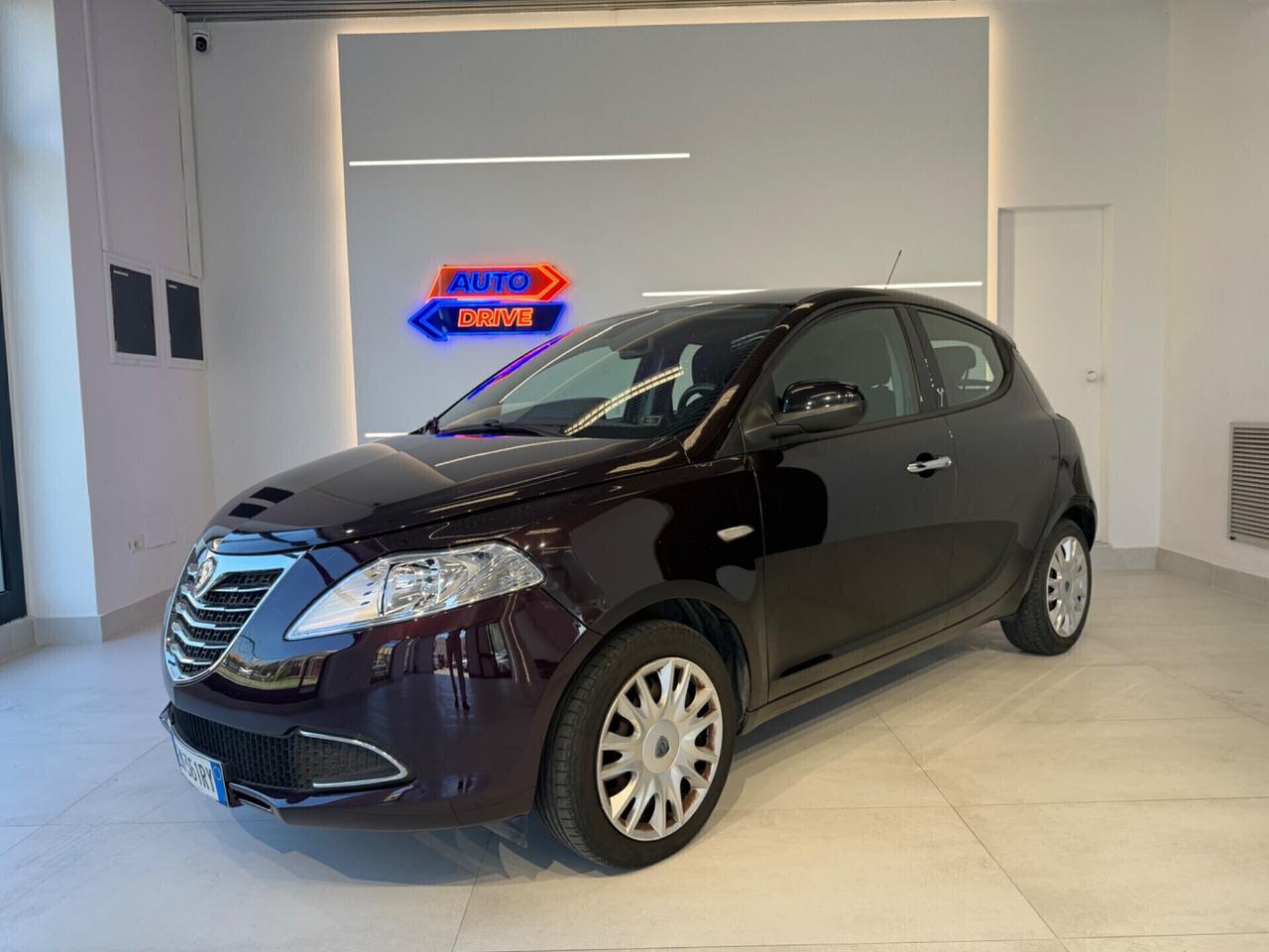 Lancia Ypsilon 1.2 69 CV 5 porte S&S Platinum