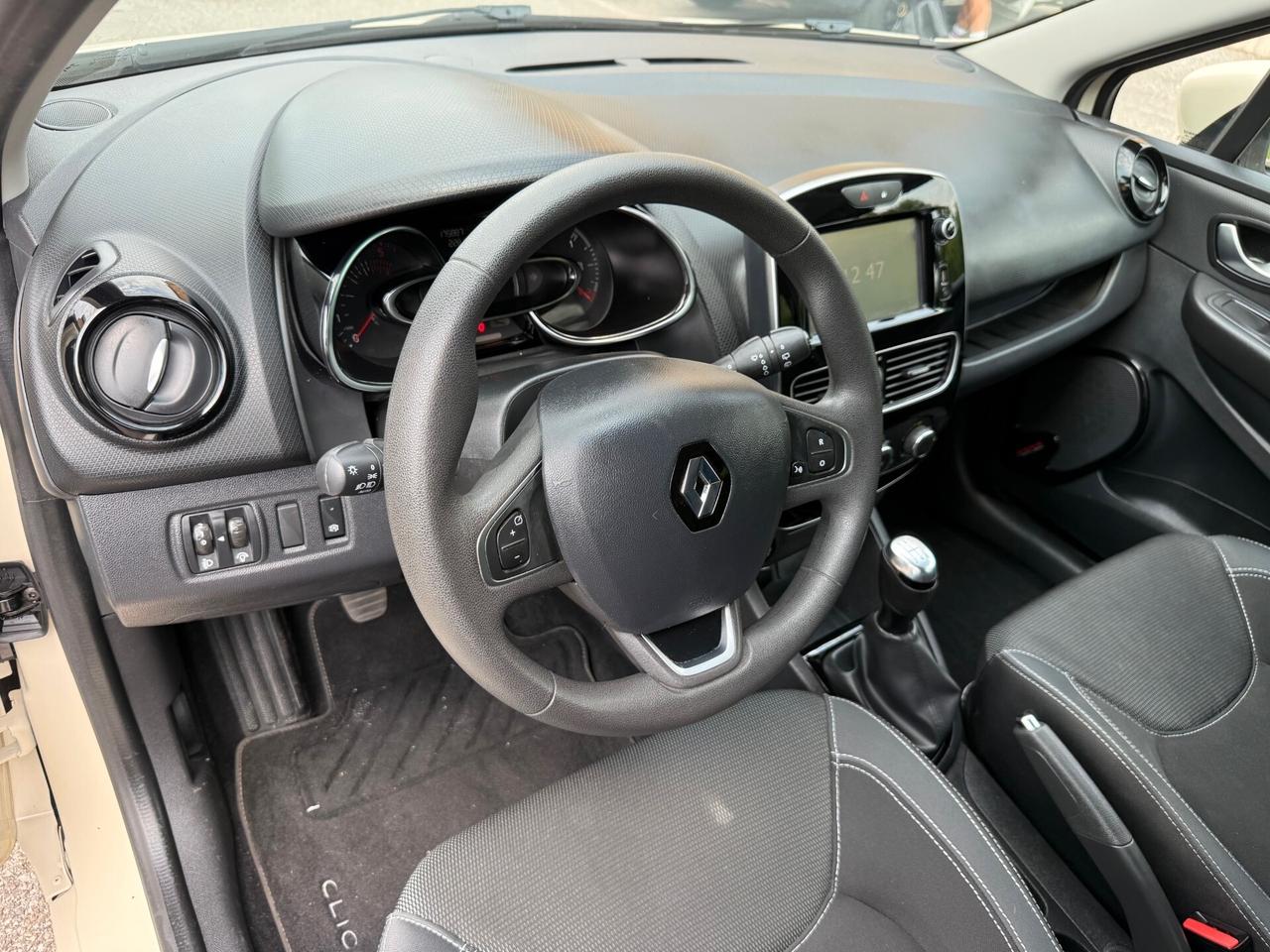 Renault Clio 1.5 dci - NEOP. - NAV. - 12 MESI DI GAR. -