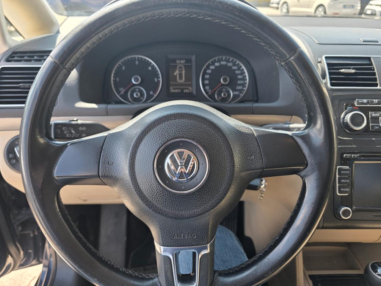 Volkswagen Touran 1.6 TDI HIGHLINE - 2011 7 POSTI