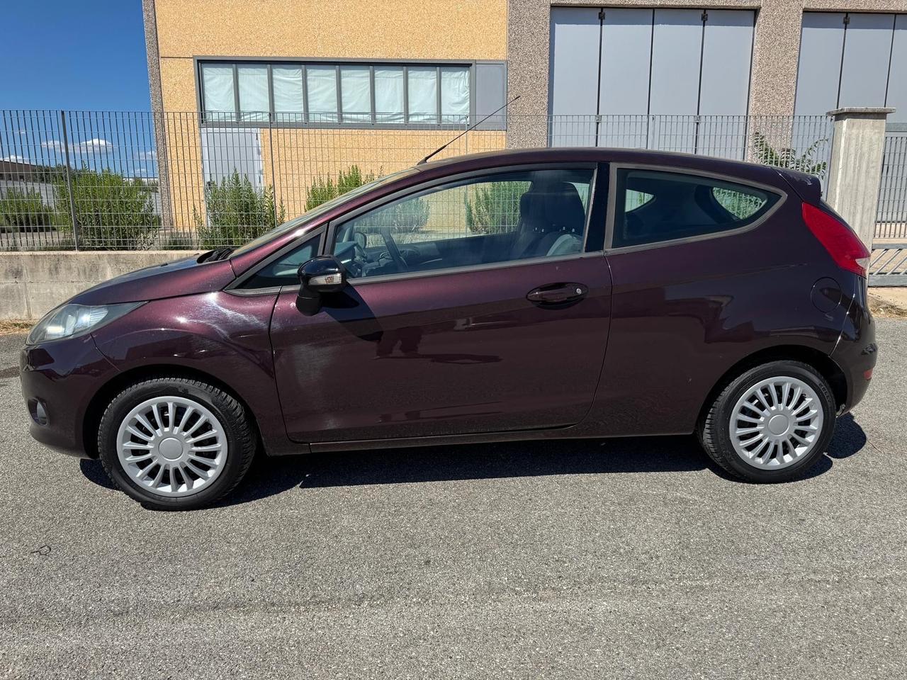 FORD FIESTA 1.2 benz 3p Titanium 130000 km