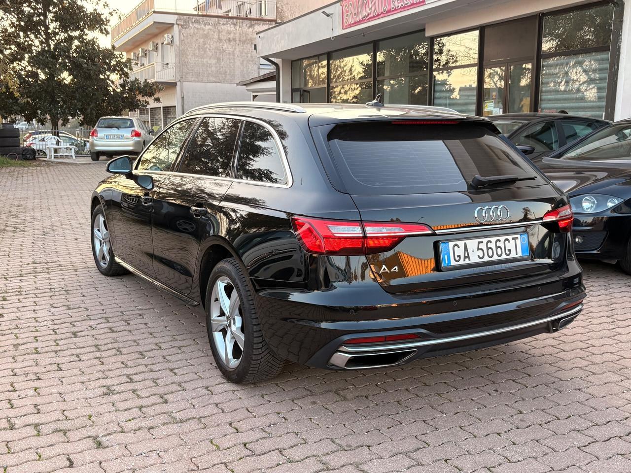 Audi A4 Avant 40 TDI S tronic line edition