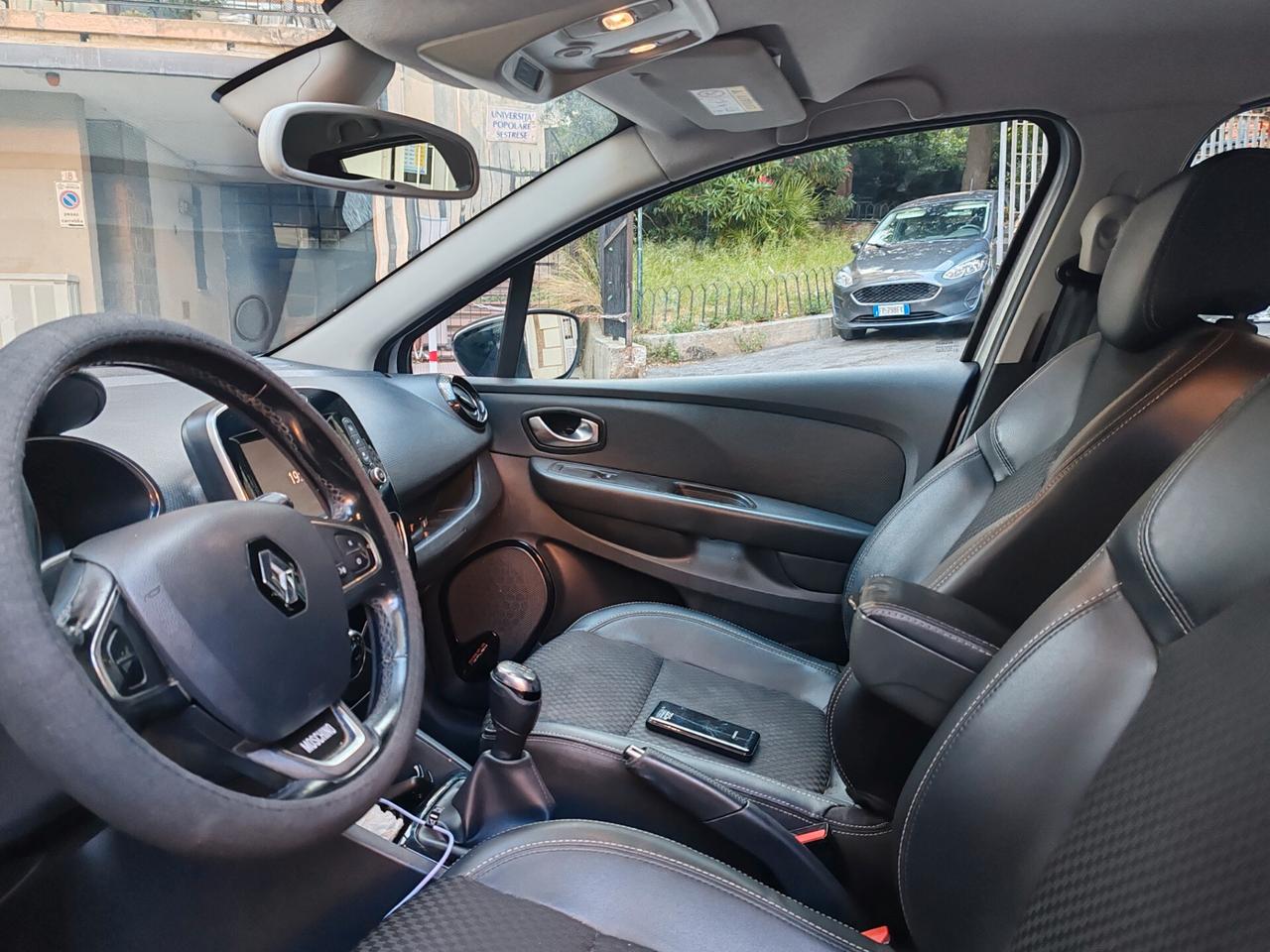 Renault Clio dCi 8V 90 CV 5 porte Moschino Zen