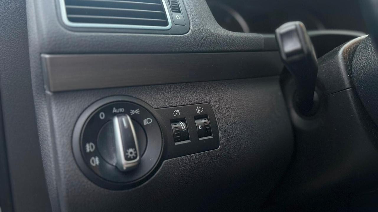 VW TOURAN 1.6 DIESEL 7 POSTI AUTOMATICO NEOP.