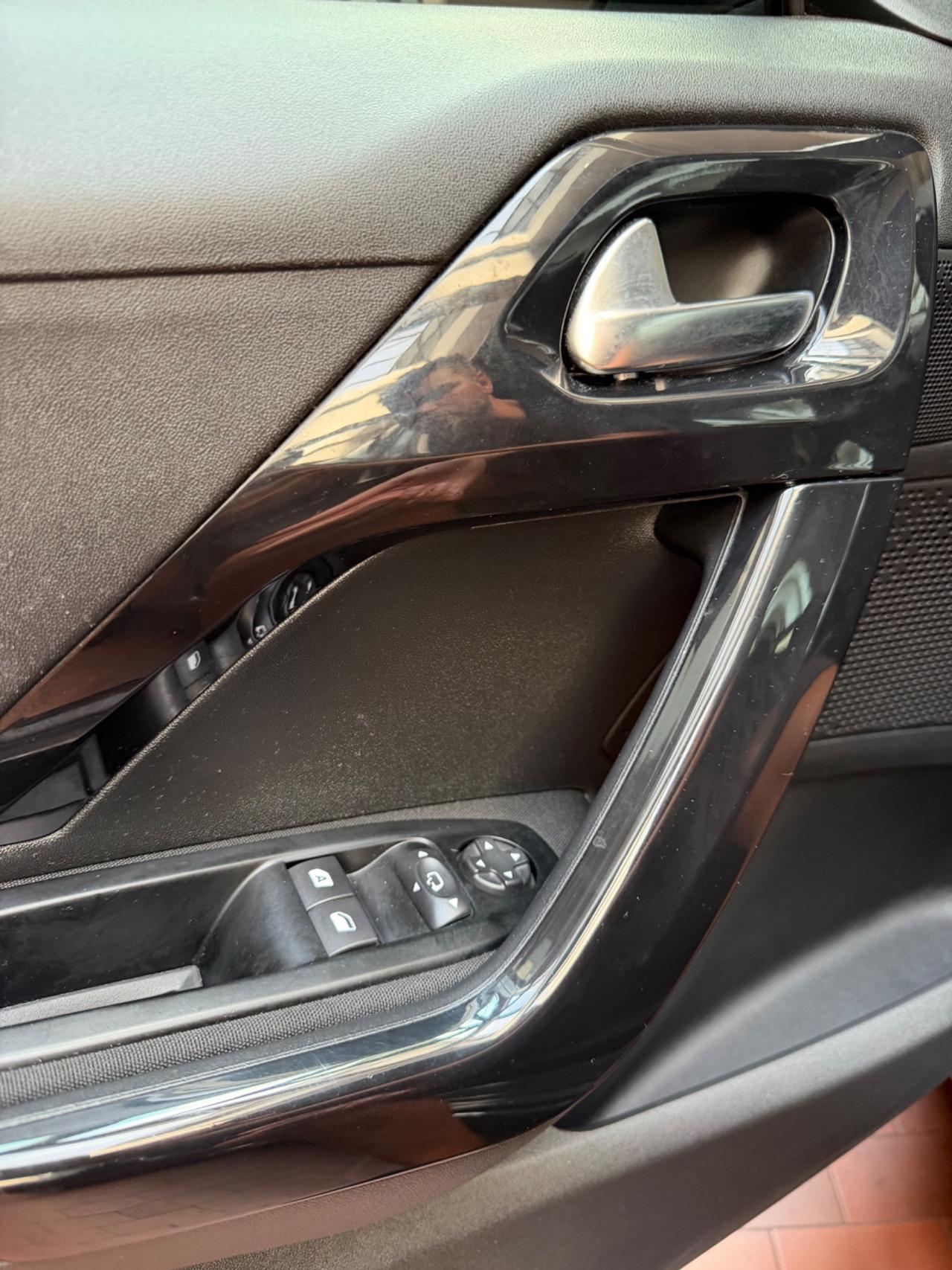 Peugeot 208 1.2 Neopatentati Euro 5