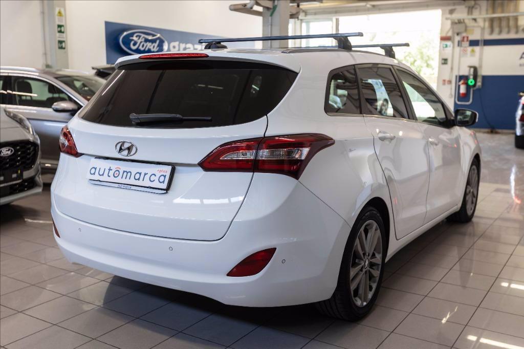 HYUNDAI i30 Wagon 1.6 crdi Go! Plus 136cv dct 7m del 2016