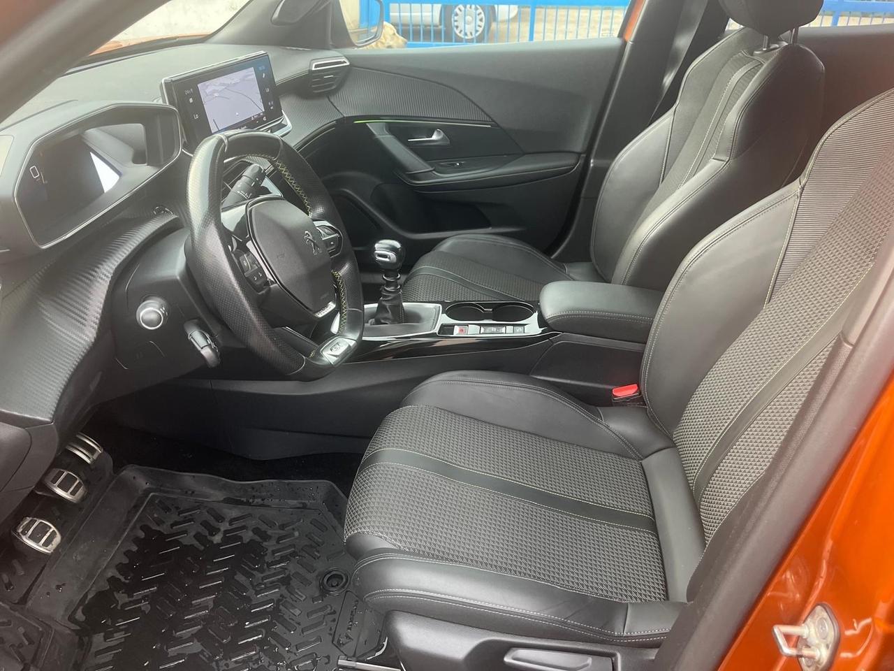 Peugeot 2008 gt line-1.5 hdi - km 57000-2020