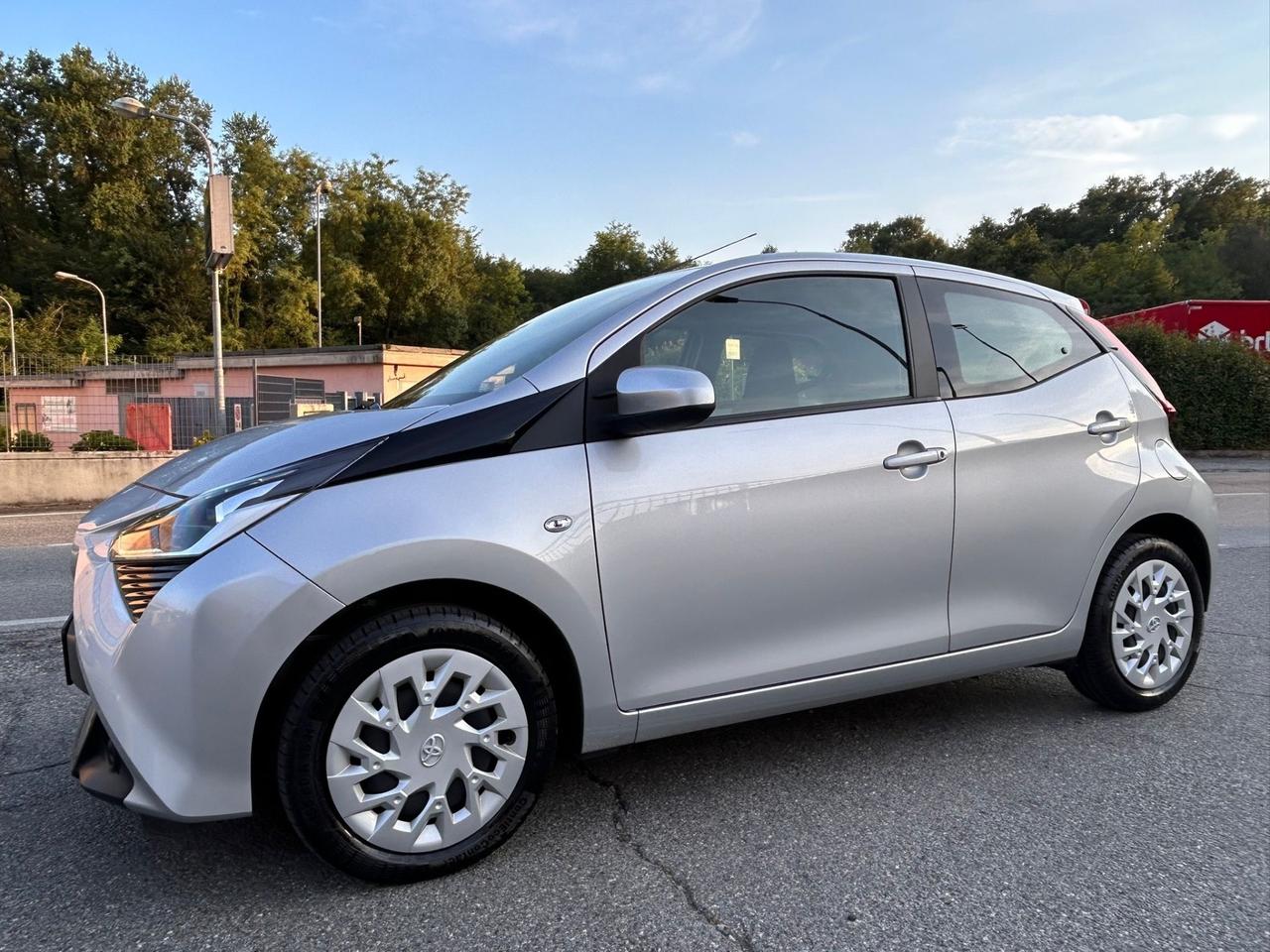 Toyota Aygo Connect 1.0 VVT-i 72 CV 5 porte x-clusiv MMT*SOLO 38000KM*CAMBIO AUTOMATICO*