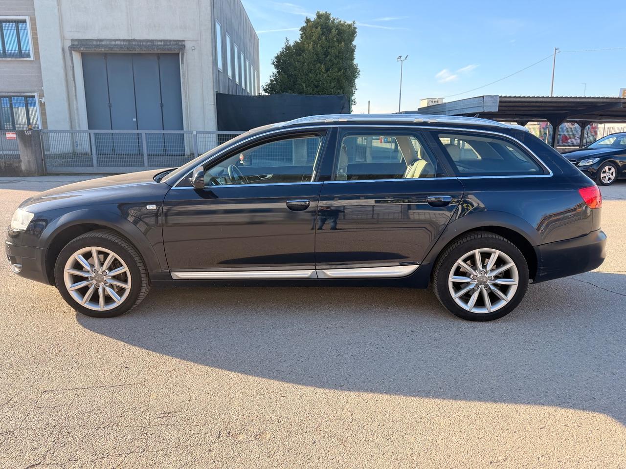 Audi A6 allroad 3.0 V6 TDI F.AP. Pelle beige full opt.