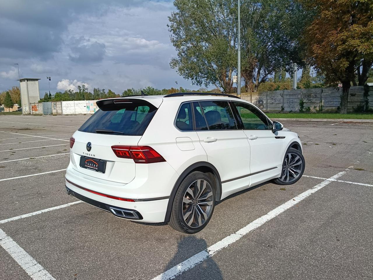 Volkswagen Tiguan R-LINE #50664
