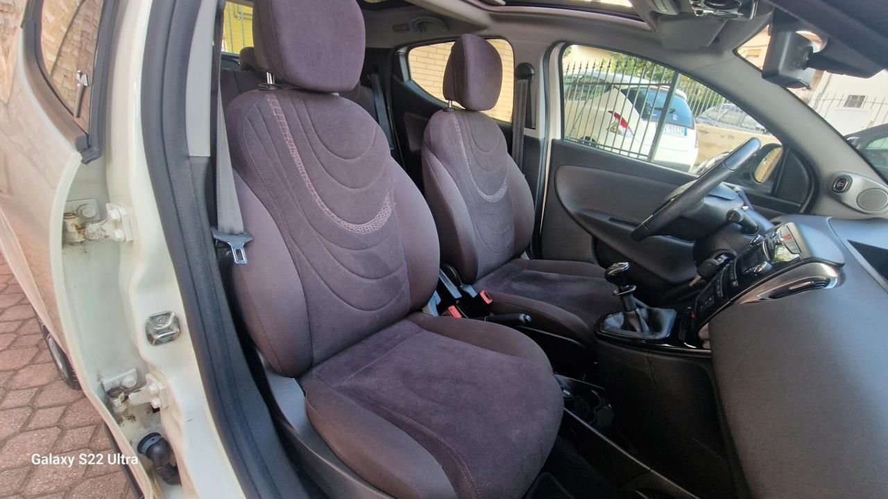 Lancia Ypsilon 1.2 69 CV 5 porte Platinum