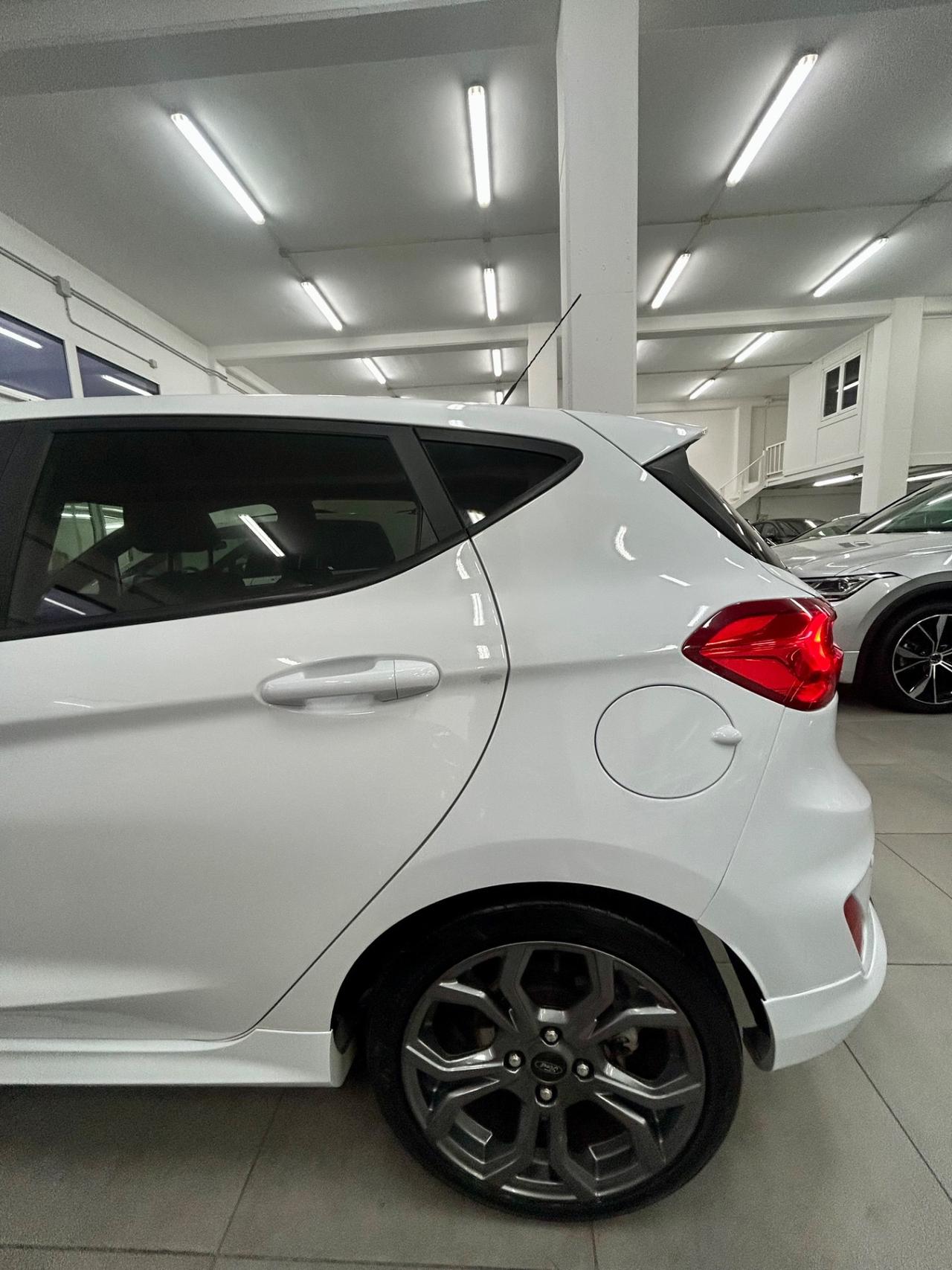 Ford Fiesta 1.5 TDCi ST LINE finanziabile