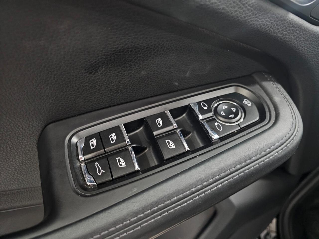 NUOVA PORSCHE MACAN TURBO 2.0 BENZINA 265CV CHRONO SPORT PACK