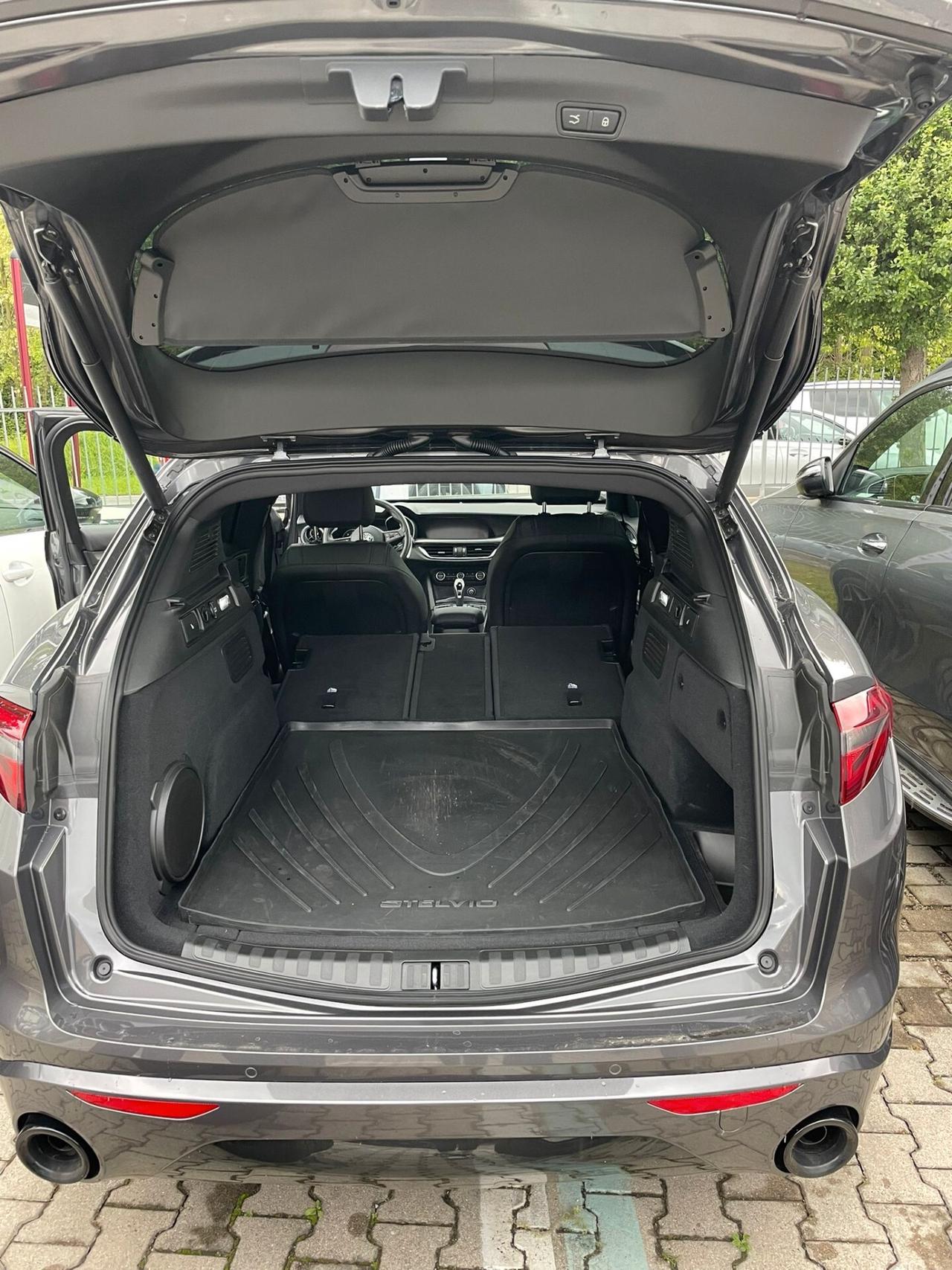 Stelvio 2.2 Turbodiesel 210 CV AT8 Q4 Veloce