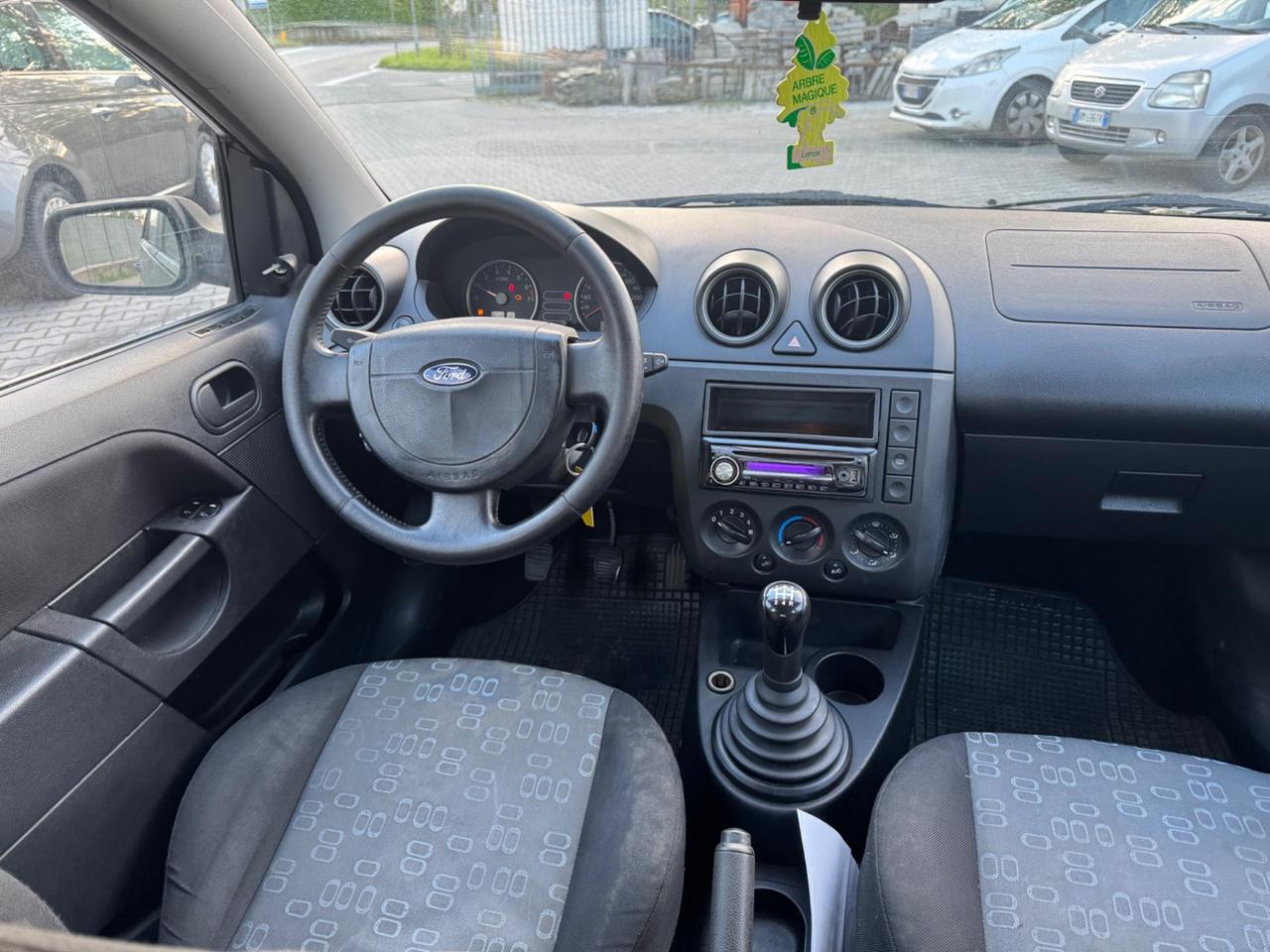 Ford Fiesta 1.2 16V 5p. Ghia