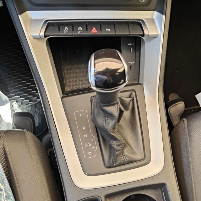 AUDI Q3 35 TDI quattro S tronic Business Advanced