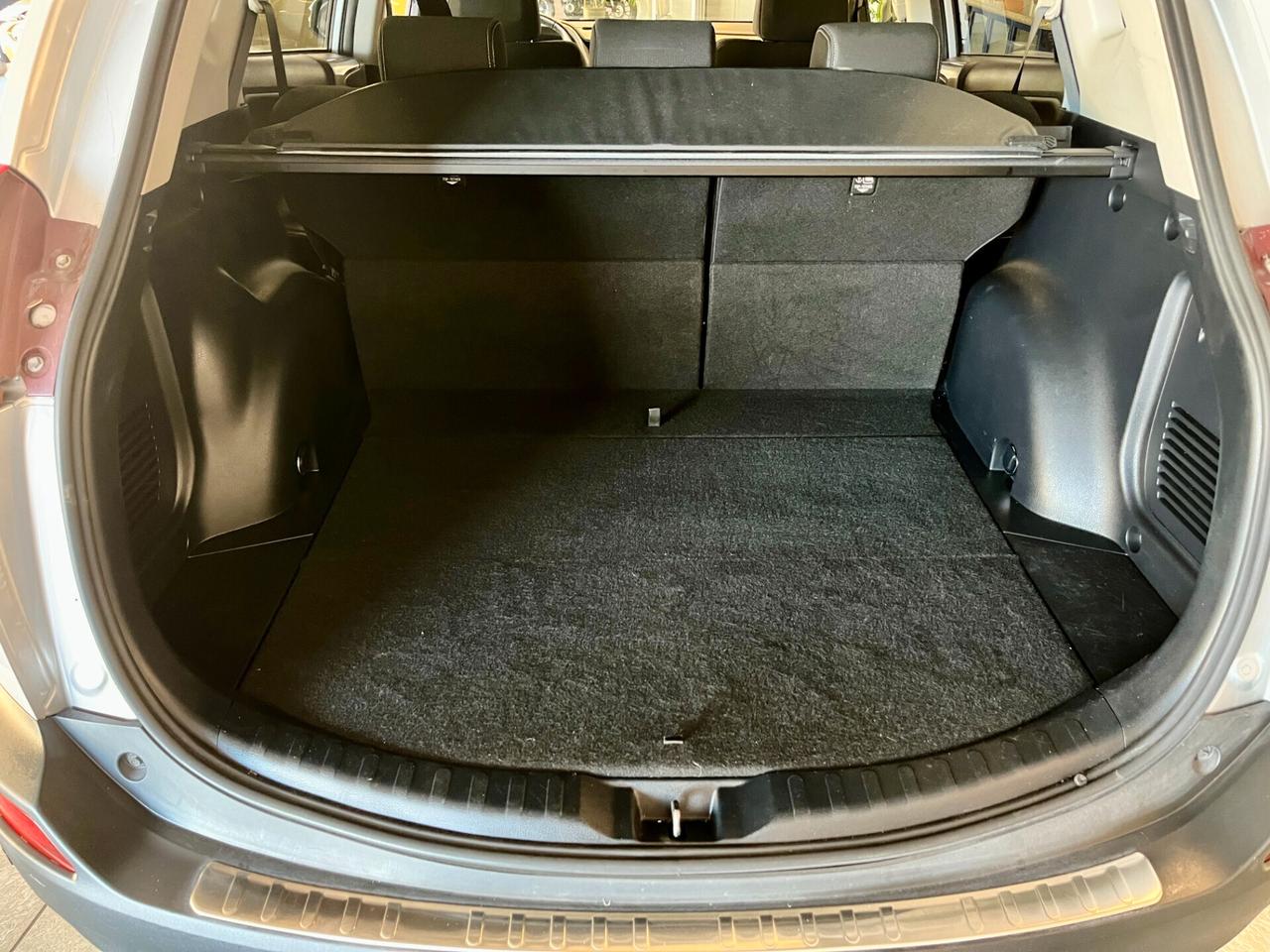 Toyota RAV 4 RAV4 2.2 D-CAT 4X4 CAMBIO AUTOMATICO Lounge