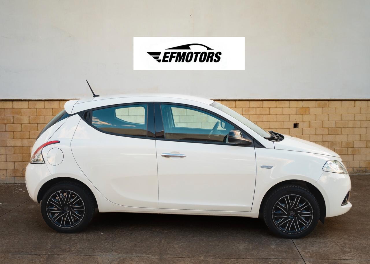 Lancia Ypsilon 1.2 69 CV 5 porte S&S Gold