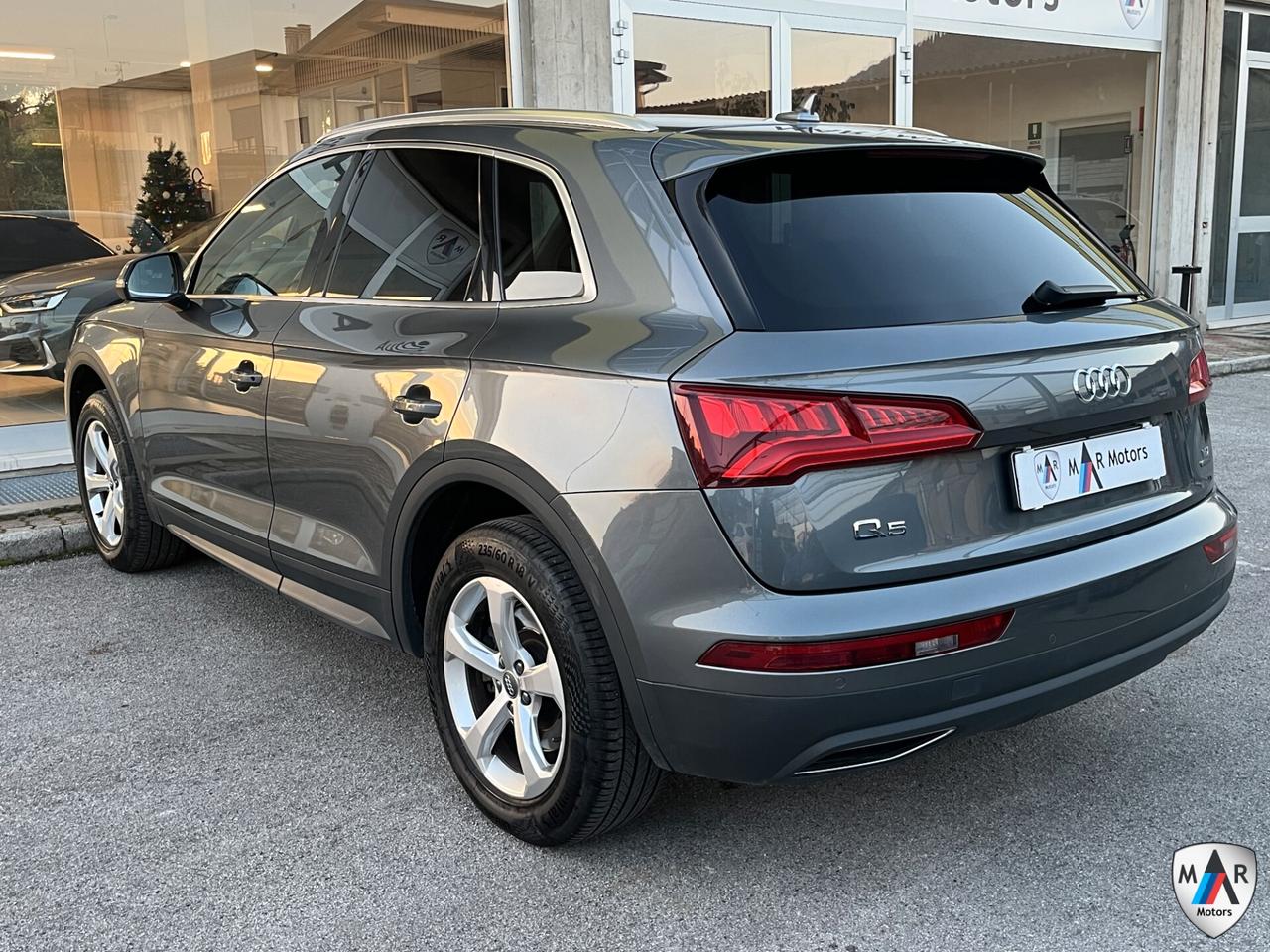 Audi Q5 40 TDI quattro S tronic Business Sport