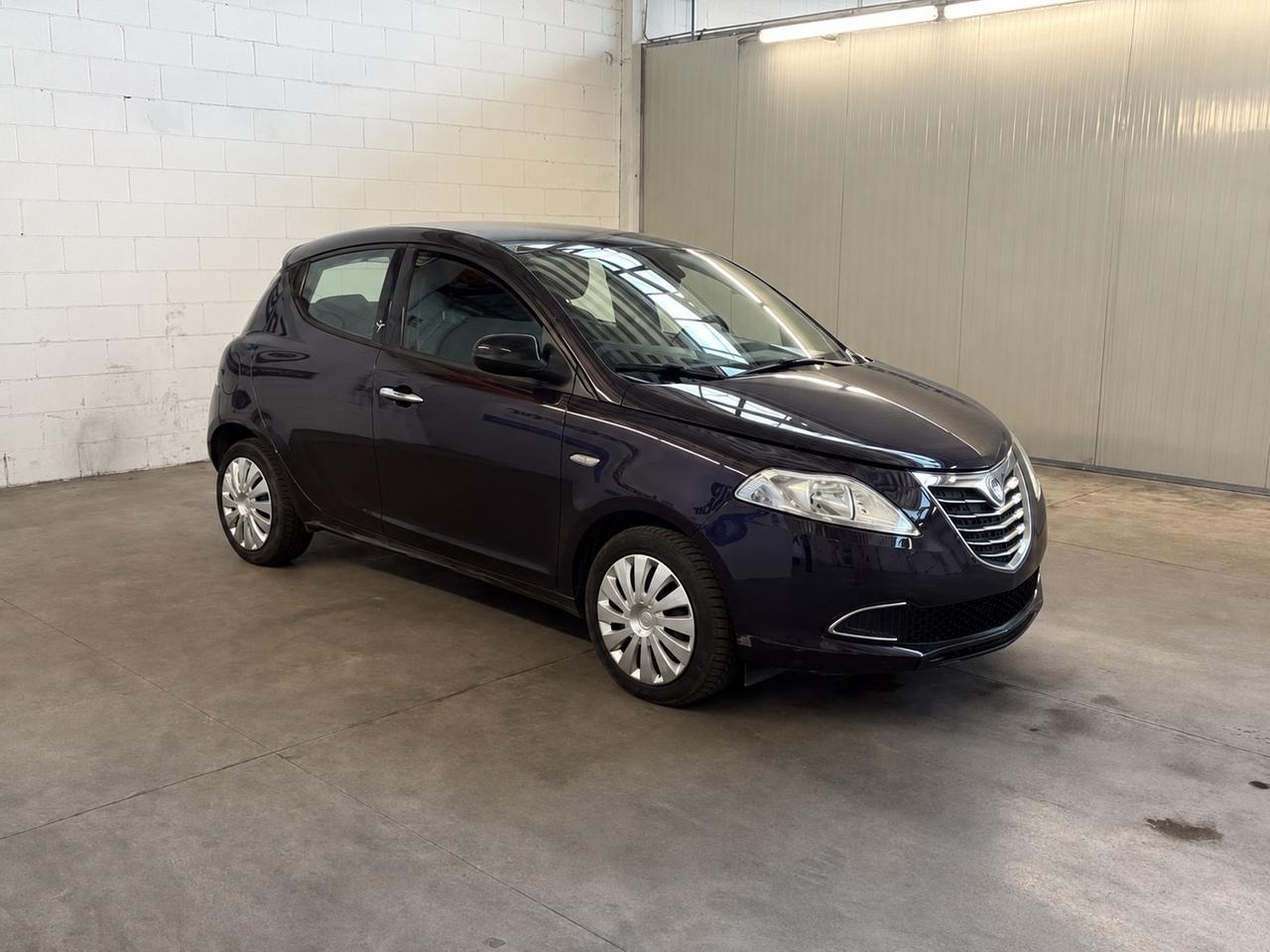 Lancia Ypsilon 1.2 69 CV Unyca