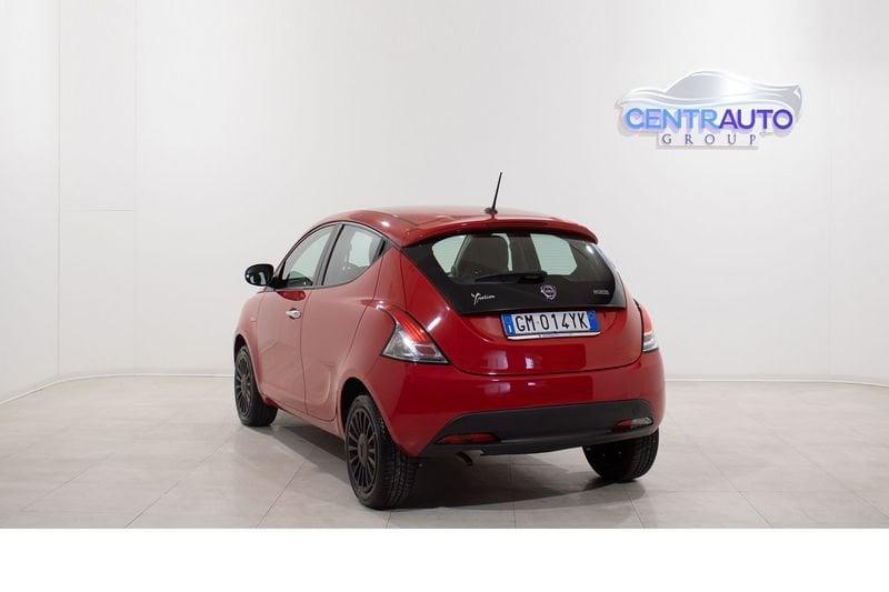 Lancia Ypsilon Ypsilon 1.0 firefly 70cv hybrid Silver