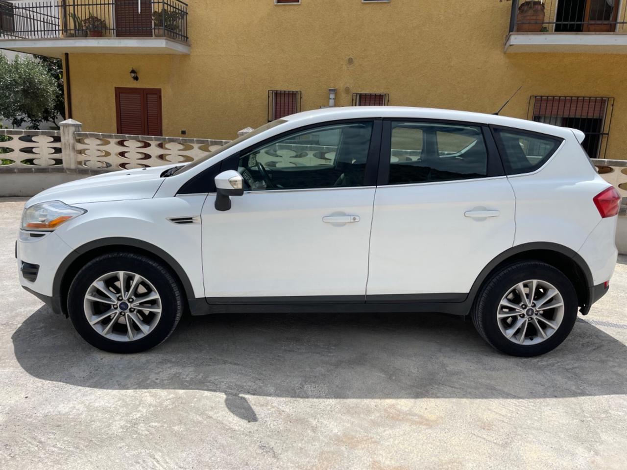 Ford Kuga 2.0 TDCI 140 CV 2WD